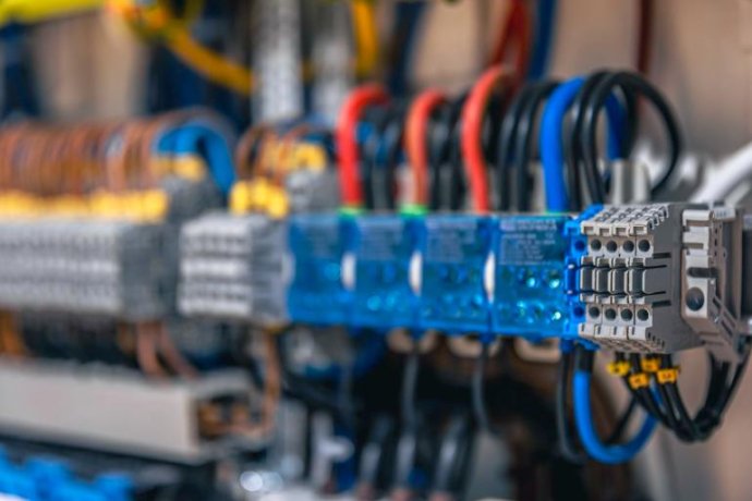 Rumo ao Outono com Segurança e Eficiência Elétrica