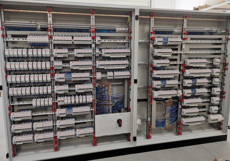 Porque são essenciais quadros elétricos de elevada qualidade nos edifícios modernos